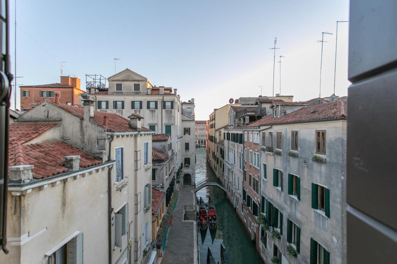 Ca' Al Giglio - Appartamento Vista Canale ヴェネツィア エクステリア 写真