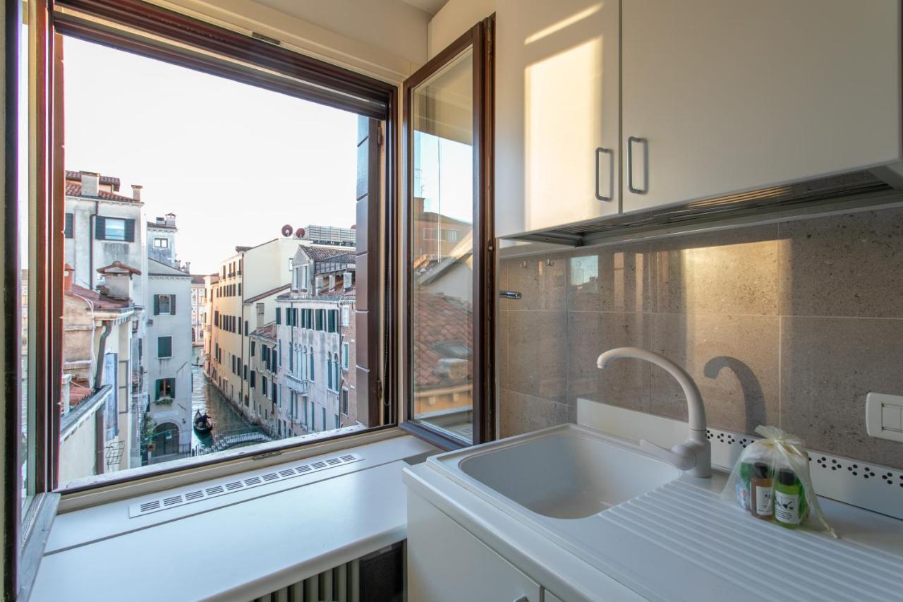 Ca' Al Giglio - Appartamento Vista Canale ヴェネツィア エクステリア 写真